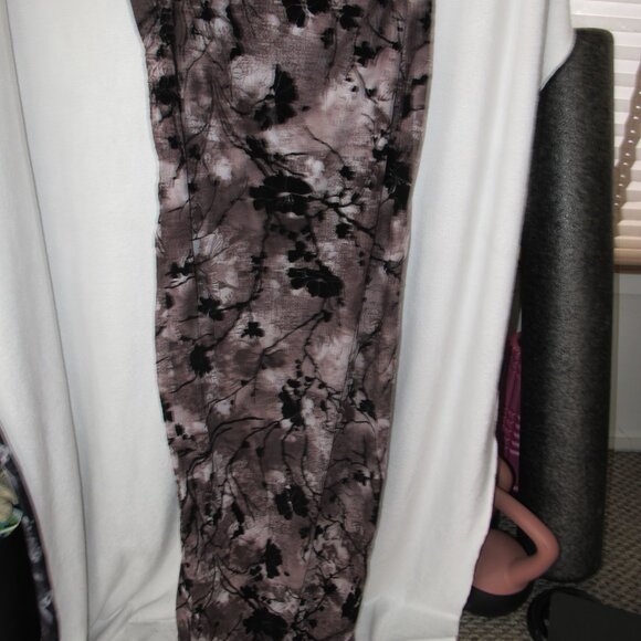 NWT - PrettyLittleThing Brown Floral Side Slit Skirt - Picture 12 of 14